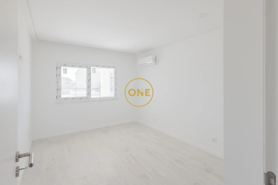 Apartamento T1 para Venda em Seixal, Arrentela e Aldeia de Paio Pires Foto 7
