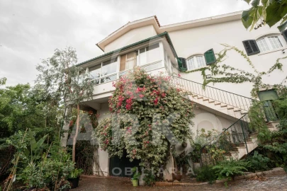 Moradia T4 para Venda em Santo Antonio dos Olivais