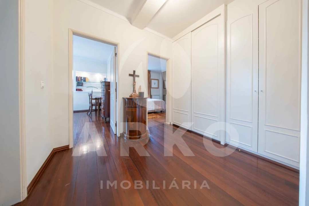 Moradia T4 para Venda em Santo Antonio dos Olivais Foto 15