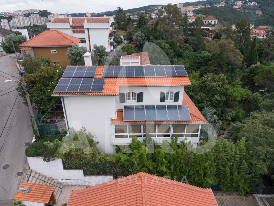 Moradia T4 para Venda em Santo Antonio dos Olivais Foto 43