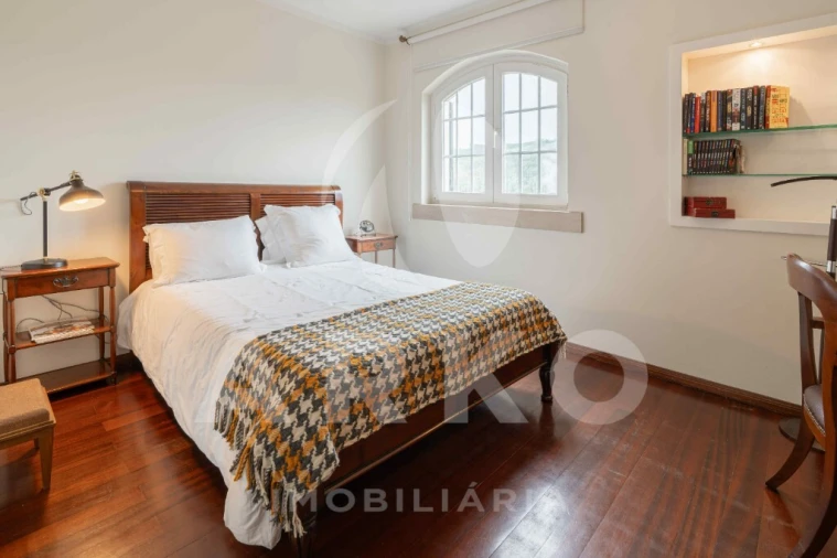 Moradia T4 para Venda em Santo Antonio dos Olivais Foto 20