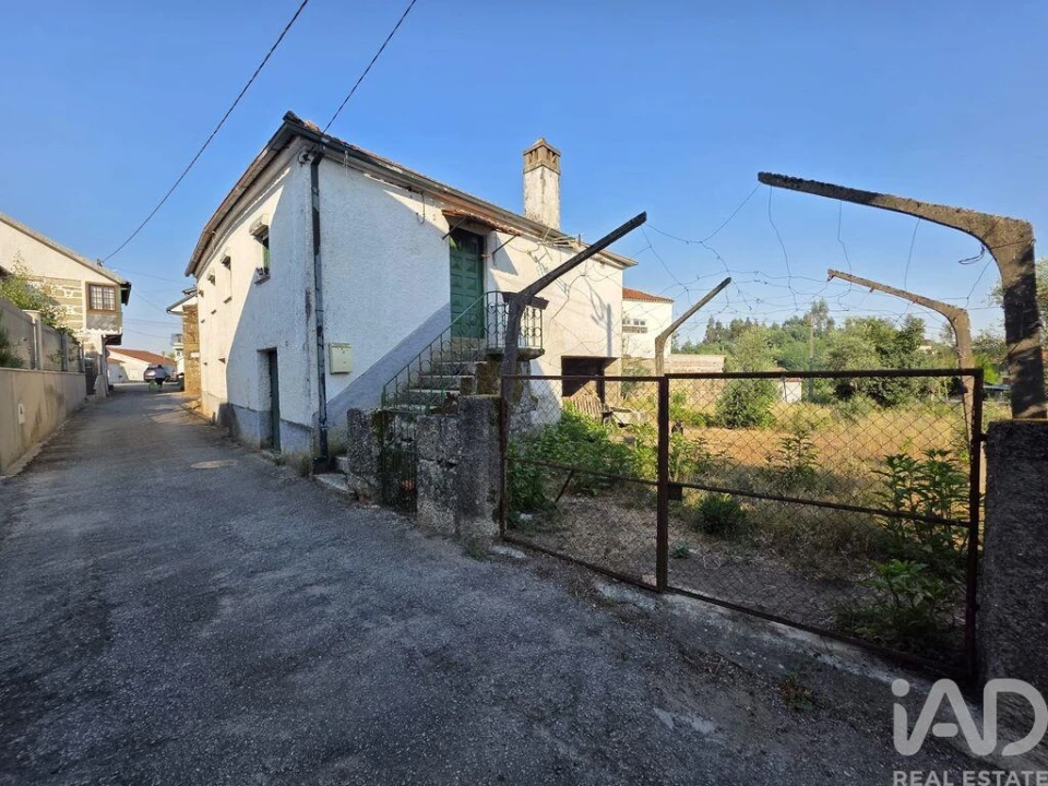 Moradia para Venda em Santa Comba Dão e Couto do Mosteiro Foto 1