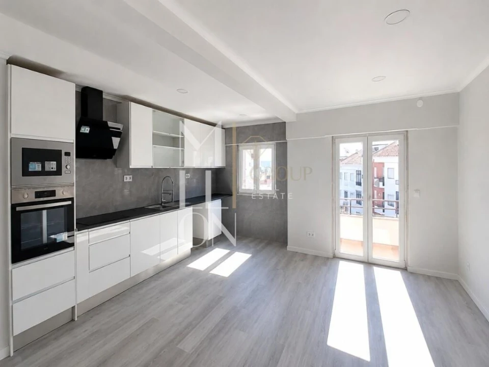 Apartamento T4 para Venda em Amora Foto 5