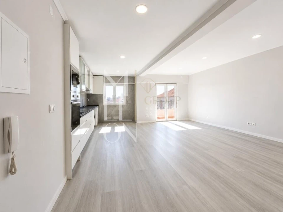 Apartamento T4 para Venda em Amora Foto 7