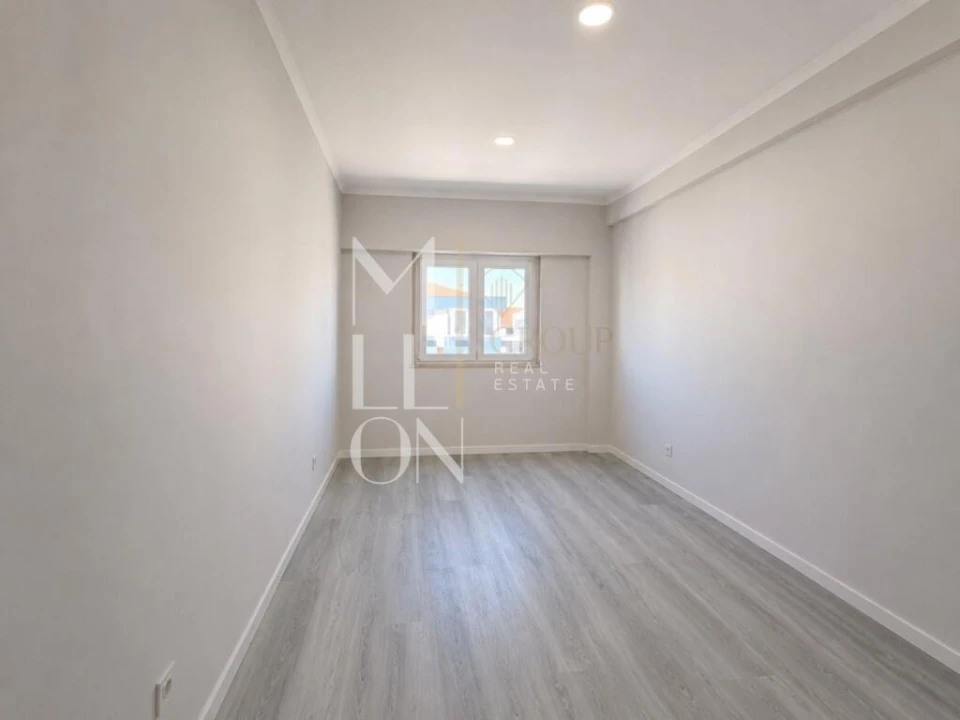 Apartamento T4 para Venda em Amora Foto 11