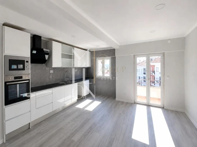 Apartamento T4 para Venda em Amora Foto 5