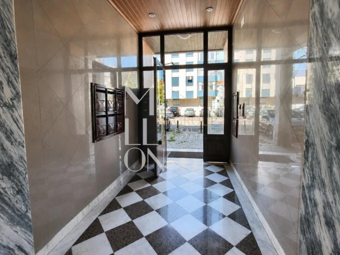 Apartamento T4 para Venda em Amora Foto 32