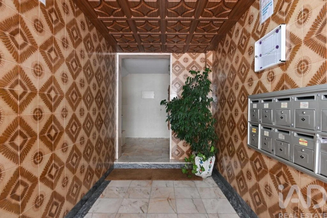Apartamento T3 para Venda em São Domingos de Rana Foto 19