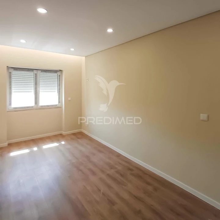 Apartamento T2 para Venda em Queluz e Belas Foto 17