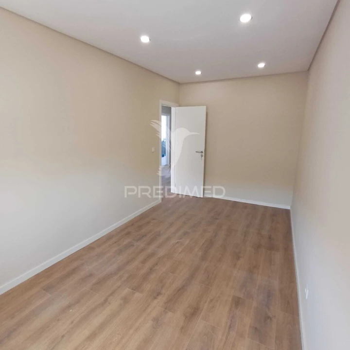 Apartamento T2 para Venda em Queluz e Belas Foto 7