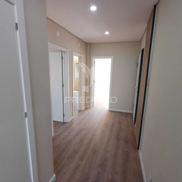 Apartamento T2 para Venda em Queluz e Belas Foto 9
