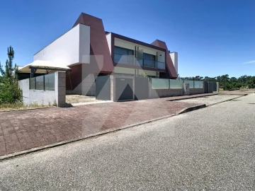 Moradia T4 para Venda em São Jacinto