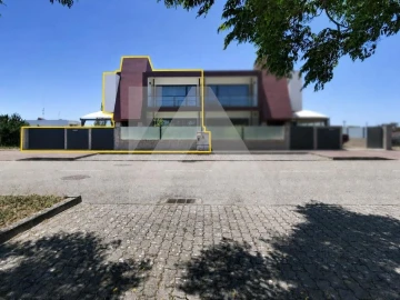 Moradia T4 para Venda em São Jacinto