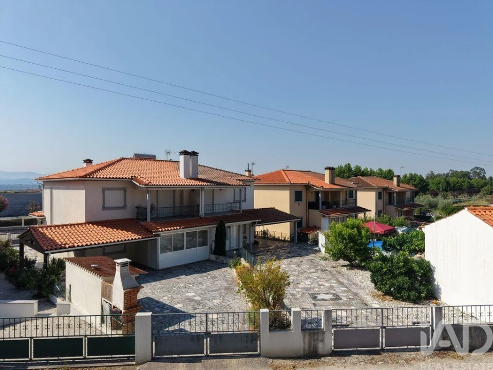 Moradia T3 para Venda em Currelos, Papízios e Sobral Foto 2