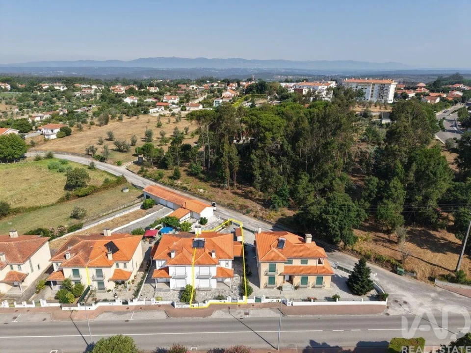 Moradia T3 para Venda em Currelos, Papízios e Sobral Foto 4