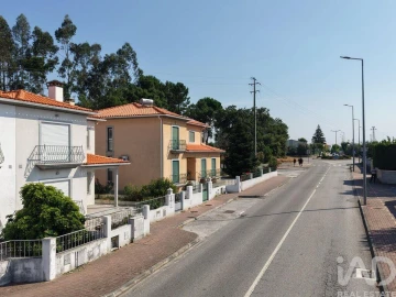 Moradia T3 para Venda em Currelos, Papízios e Sobral
