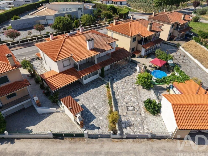 Moradia T3 para Venda em Currelos, Papízios e Sobral Foto 3