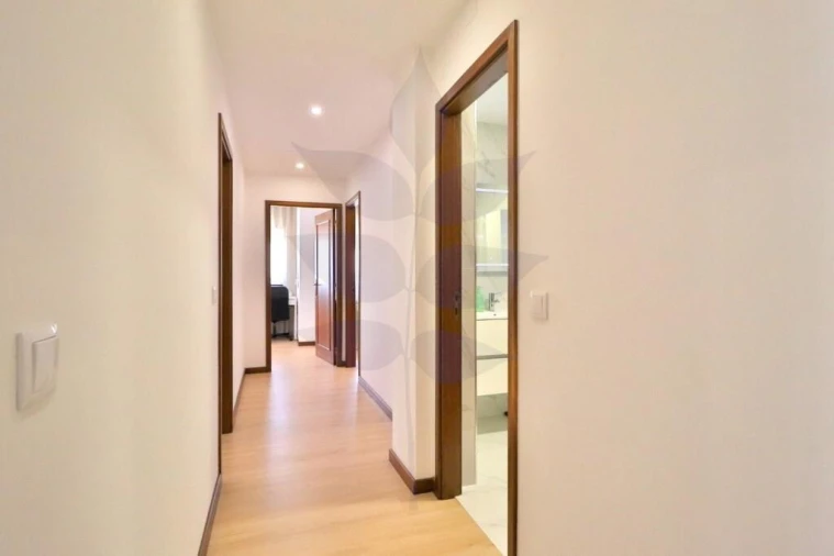 Apartamento T4 para Venda em Nogueira, Fraião e Lamaçães Foto 9