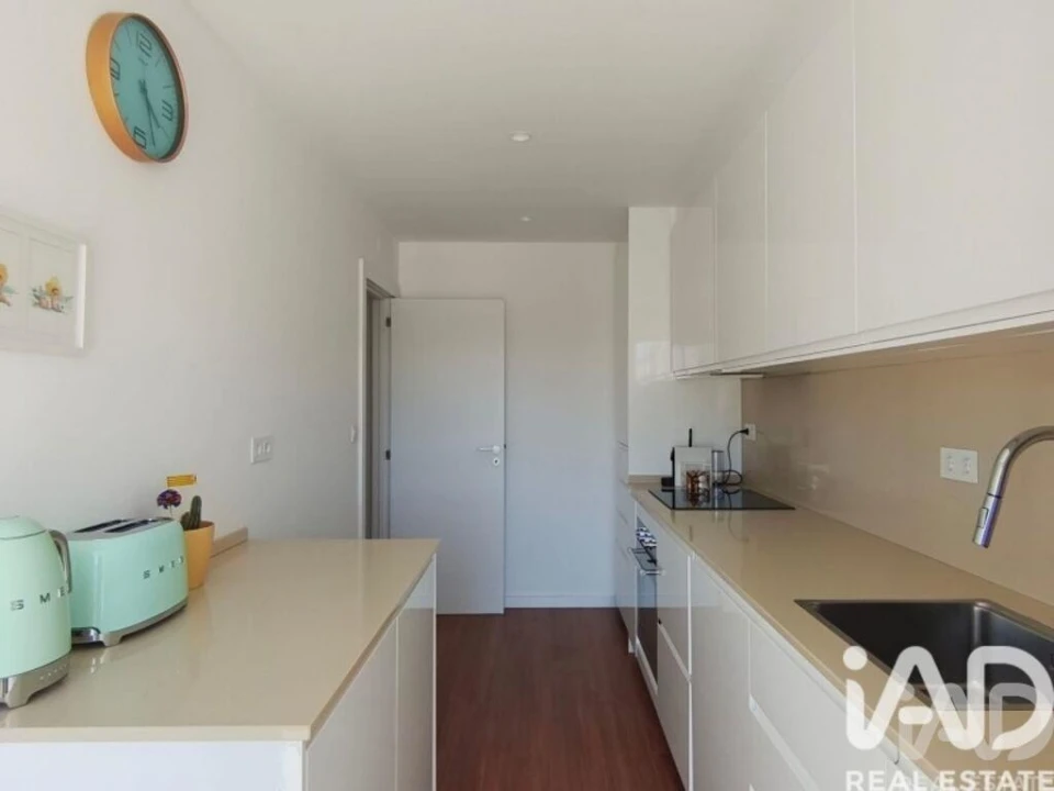 Apartamento T3 para Arrendamento em Benfica Foto 6