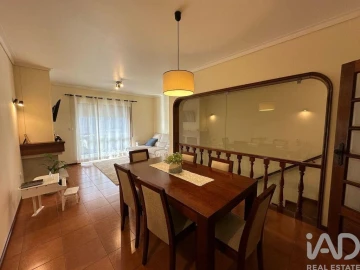 Moradia T4 para Arrendamento em Oiã