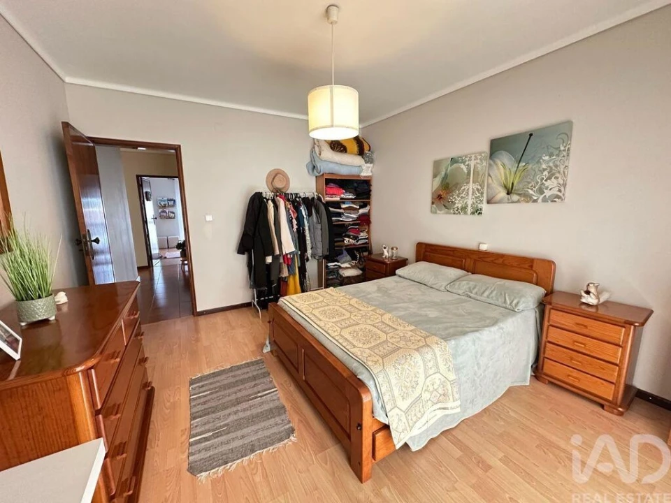Moradia T4 para Arrendamento em Oiã Foto 15