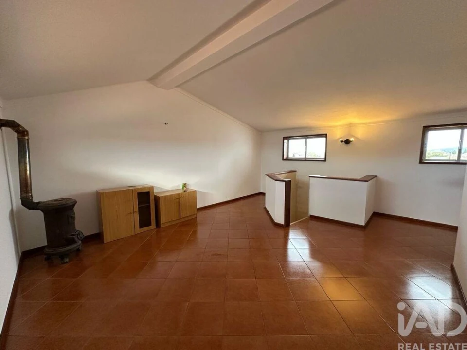 Moradia T4 para Arrendamento em Oiã Foto 14