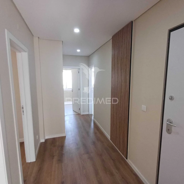 Apartamento T3 para Venda em Queluz e Belas Foto 2