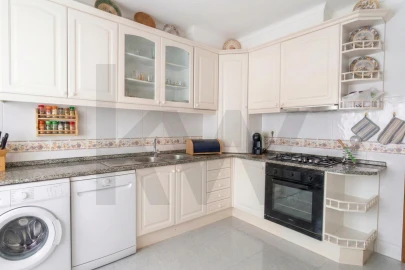 Apartamento T2 para Venda em Agualva e Mira-Sintra