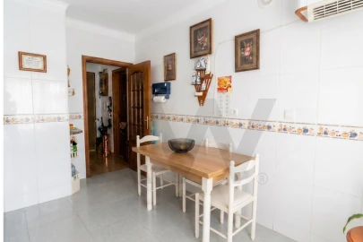 Apartamento T2 para Venda em Agualva e Mira-Sintra