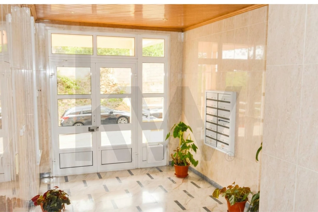 Apartamento T2 para Venda em Agualva e Mira-Sintra Foto 2