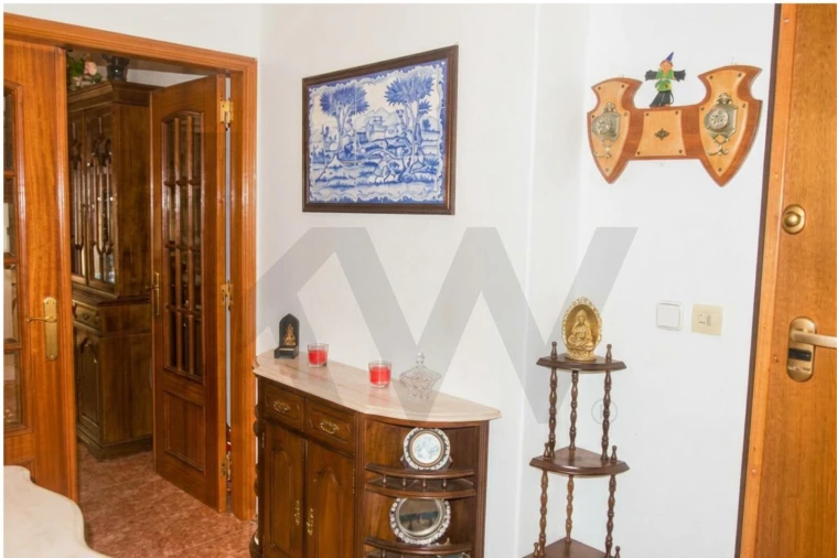 Apartamento T2 para Venda em Agualva e Mira-Sintra Foto 4