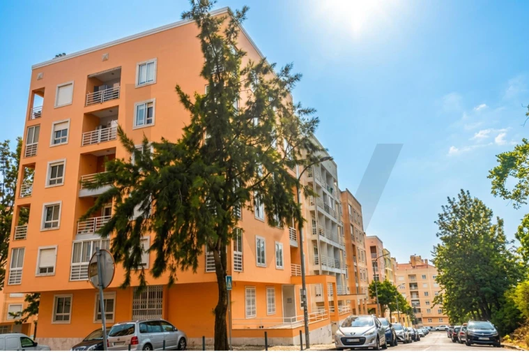 Apartamento T2 para Venda em Agualva e Mira-Sintra Foto 29