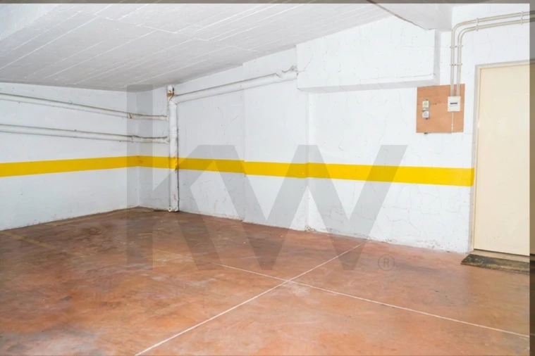 Apartamento T2 para Venda em Agualva e Mira-Sintra Foto 26