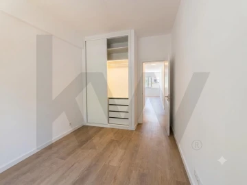 Apartamento T1 para Venda em Oeiras e São Julião da Barra, Paço de Arcos e Caxias