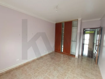 Apartamento T3 para Venda em Carregado e Cadafais