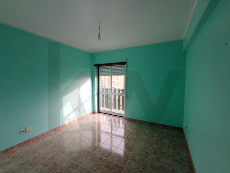 Apartamento T3 para Venda em Carregado e Cadafais Foto 9
