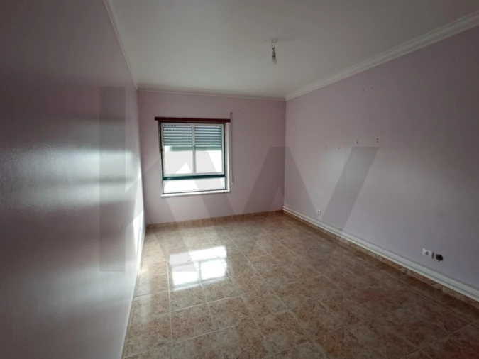 Apartamento T3 para Venda em Carregado e Cadafais Foto 12