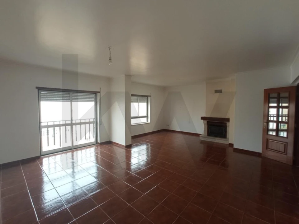 Apartamento T3 para Venda em Carregado e Cadafais Foto 2