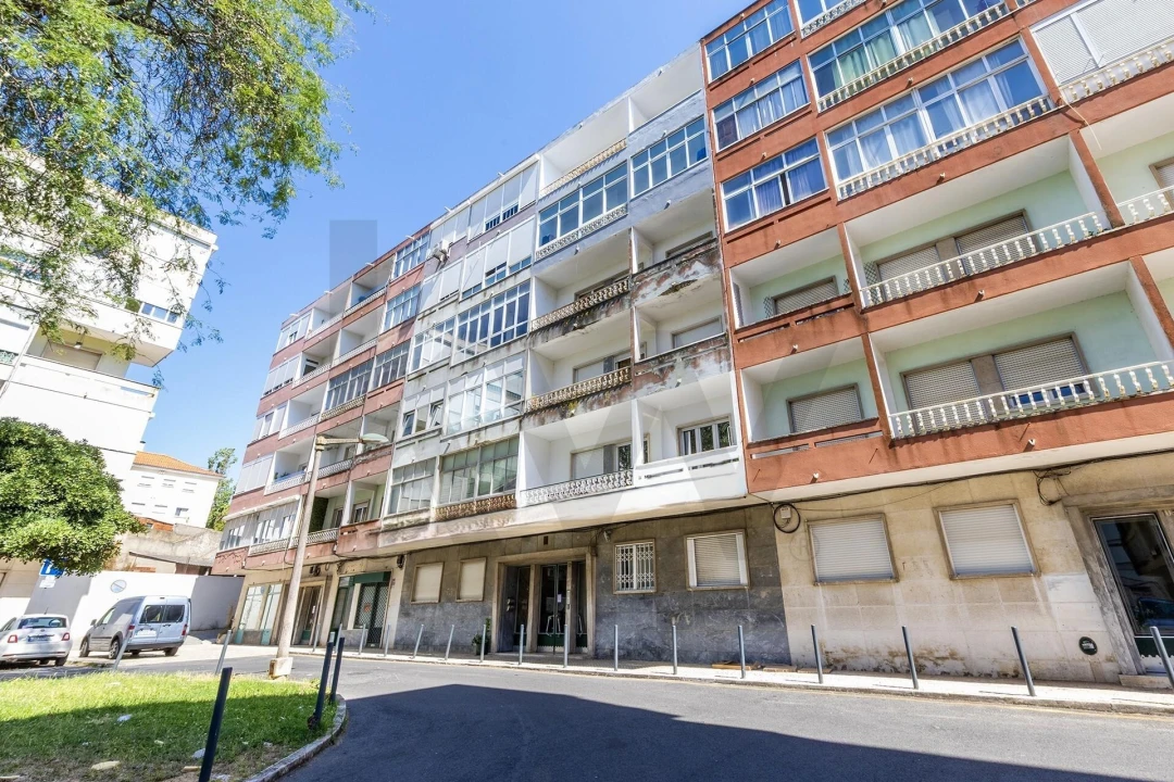 Apartamento T1 para Venda em Alvalade Foto 21