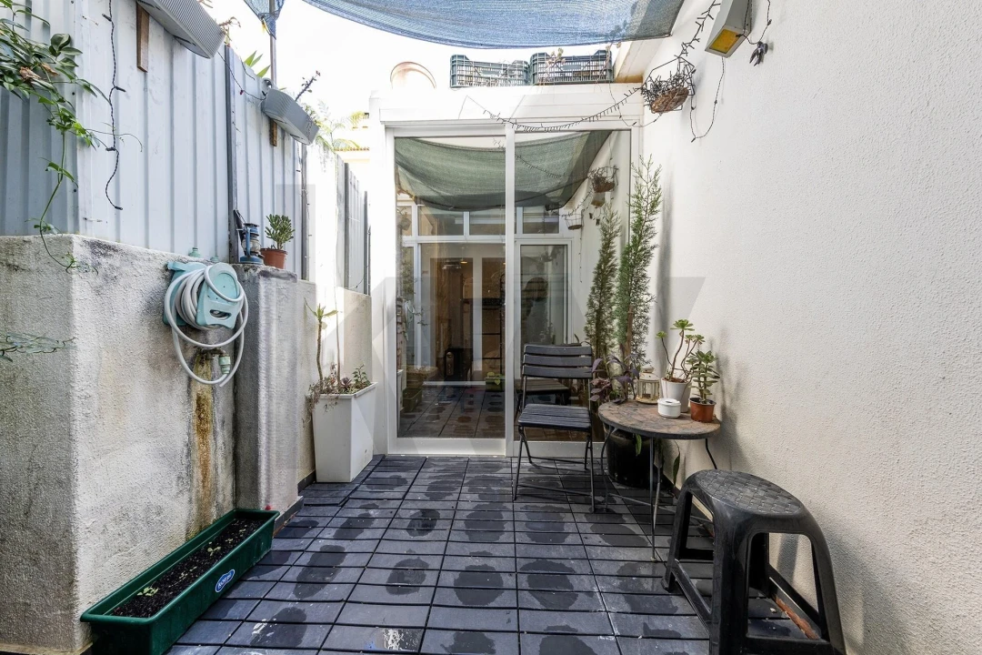 Apartamento T1 para Venda em Alvalade Foto 3