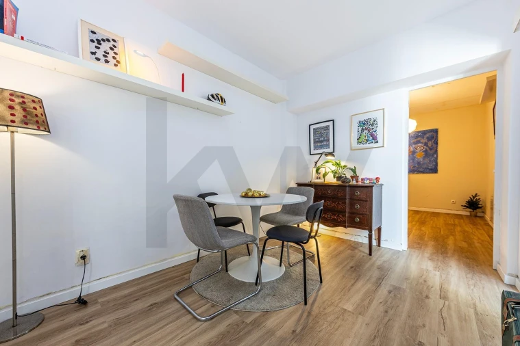 Apartamento T1 para Venda em Alvalade Foto 4