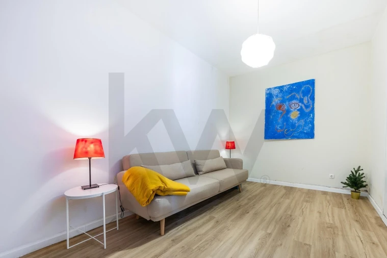 Apartamento T1 para Venda em Alvalade Foto 5