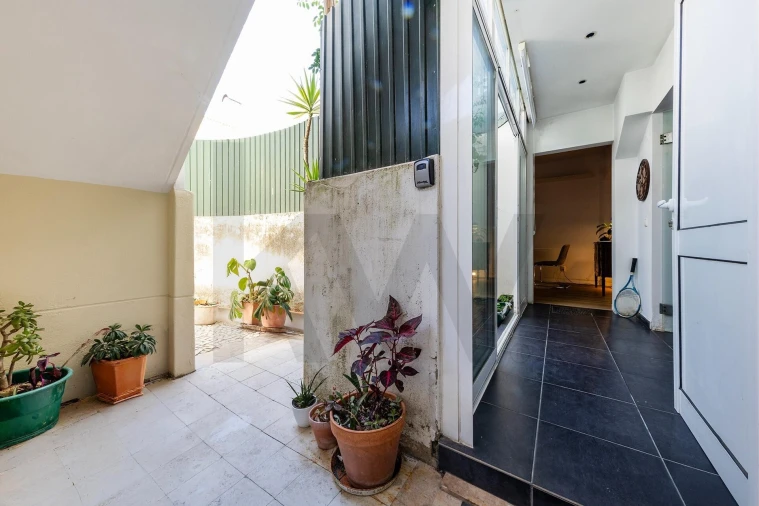 Apartamento T1 para Venda em Alvalade Foto 17
