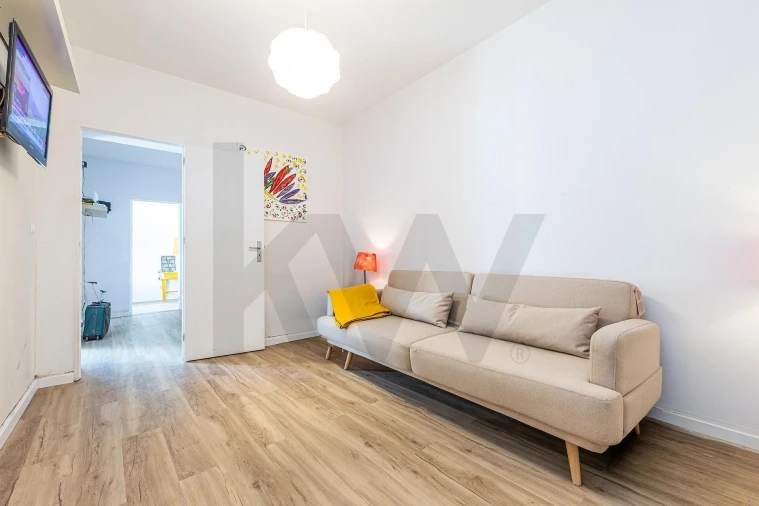 Apartamento T1 para Venda em Alvalade Foto 6
