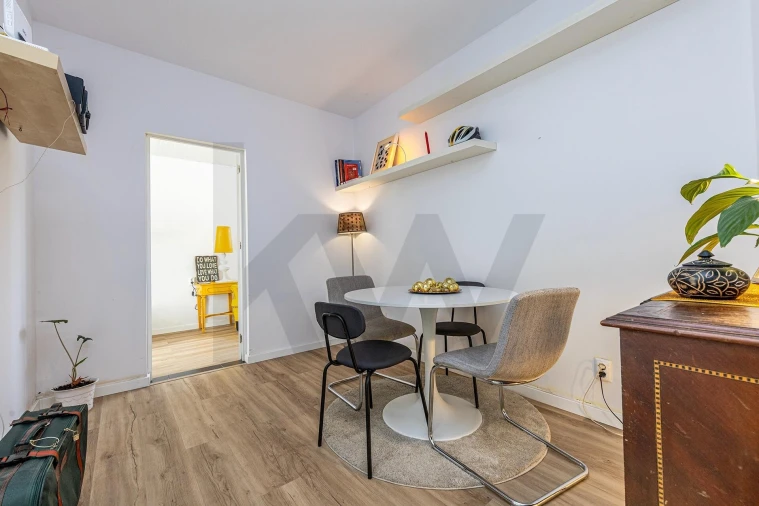Apartamento T1 para Venda em Alvalade Foto 7