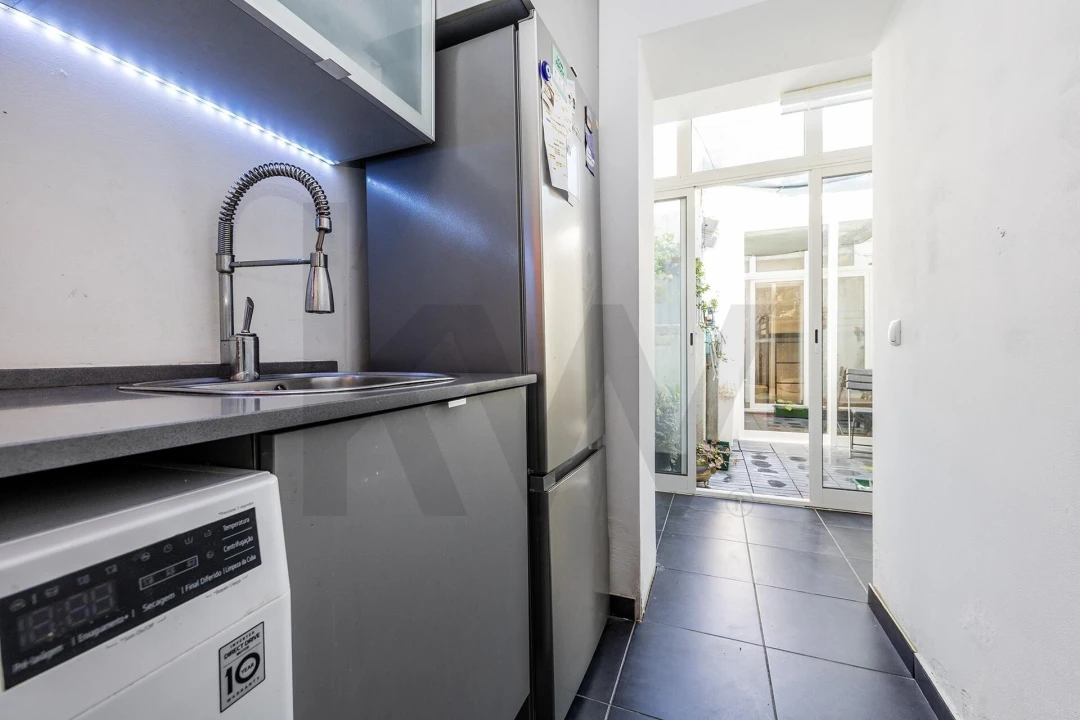 Apartamento T1 para Venda em Alvalade Foto 14