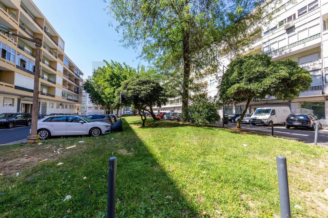 Apartamento T1 para Venda em Alvalade Foto 20