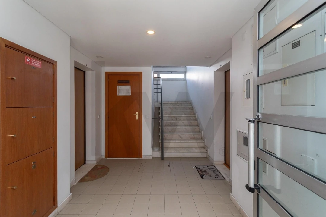 Apartamento T3 para Venda em Águas Livres Foto 25