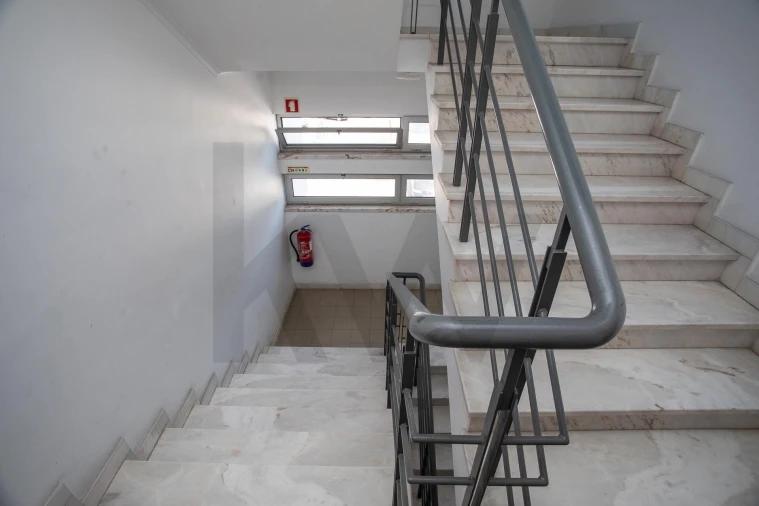 Apartamento T3 para Venda em Águas Livres Foto 24