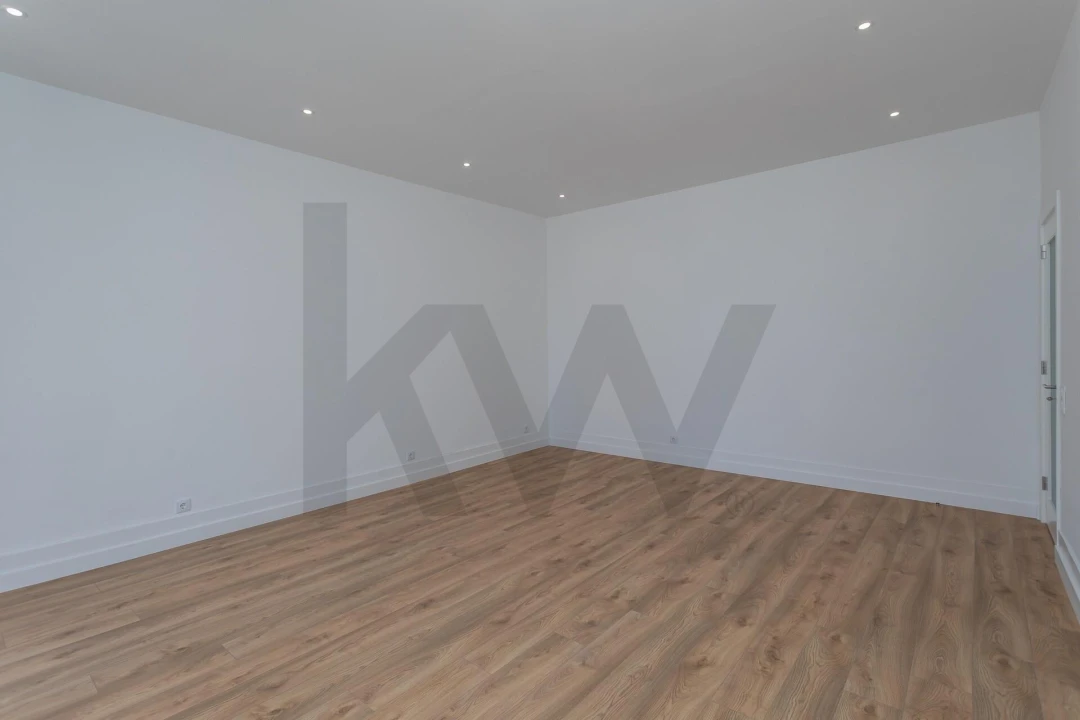 Apartamento T4 para Arrendamento em Avenidas Novas Foto 15